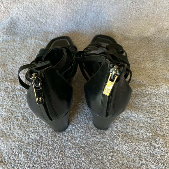 Donald J Pliner Lia Black Leather Elastic Strappy Wedge Sandals Size 7.5M - Picture 2 of 6
